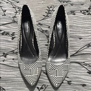 Women’s size 9 black and white Relativity Heels never worn